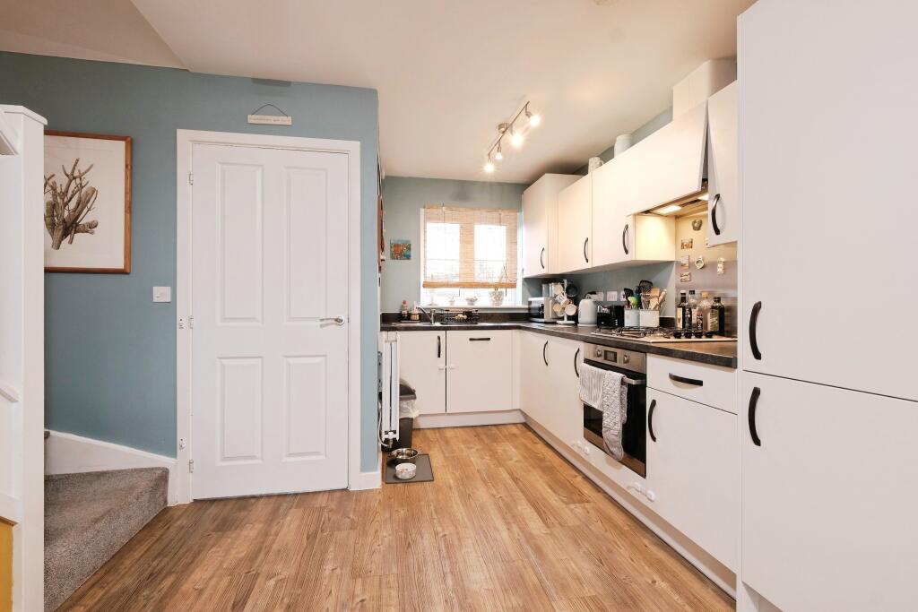 Snowdrop Crescent, Lydney, GL15 photo 3