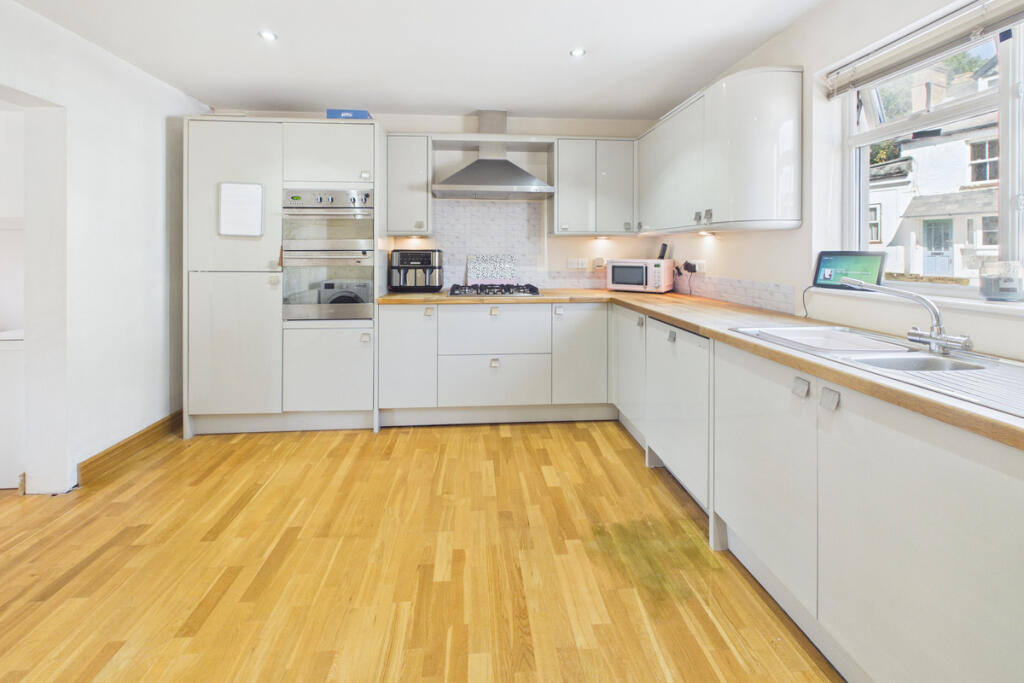 Apartment in Dacorum, Hammerfield - View 3