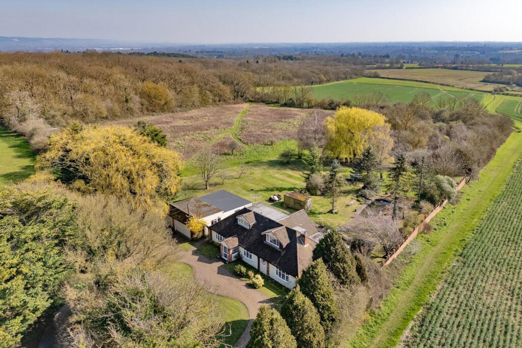 Main image of property: Pinesfield Lane, Trottiscliffe, West Malling, Kent, ME19 5EL