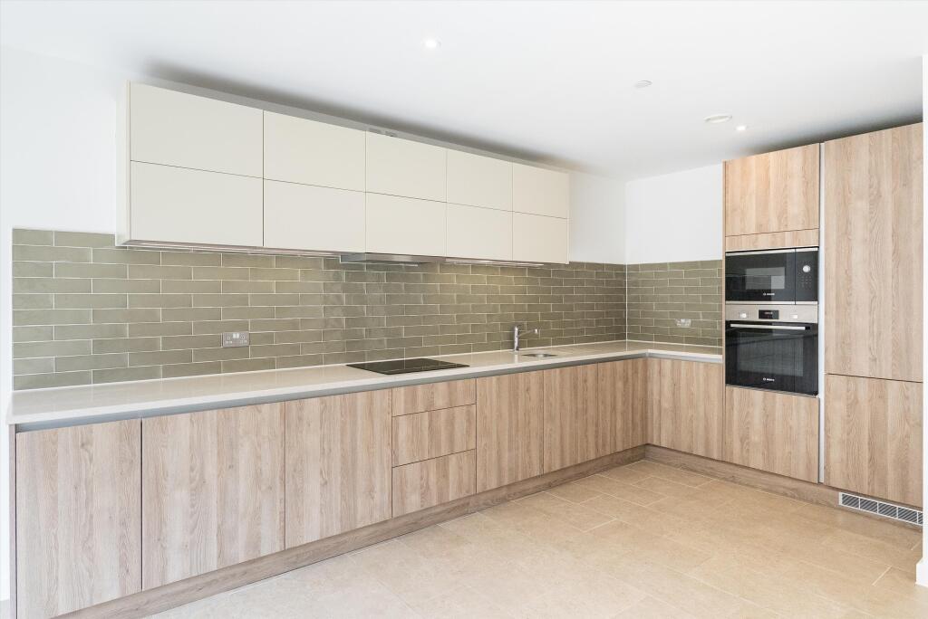 Helena Close, London SW19 photo 4
