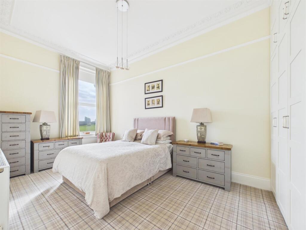 Apartment in North Tyneside, Cullercoats - More