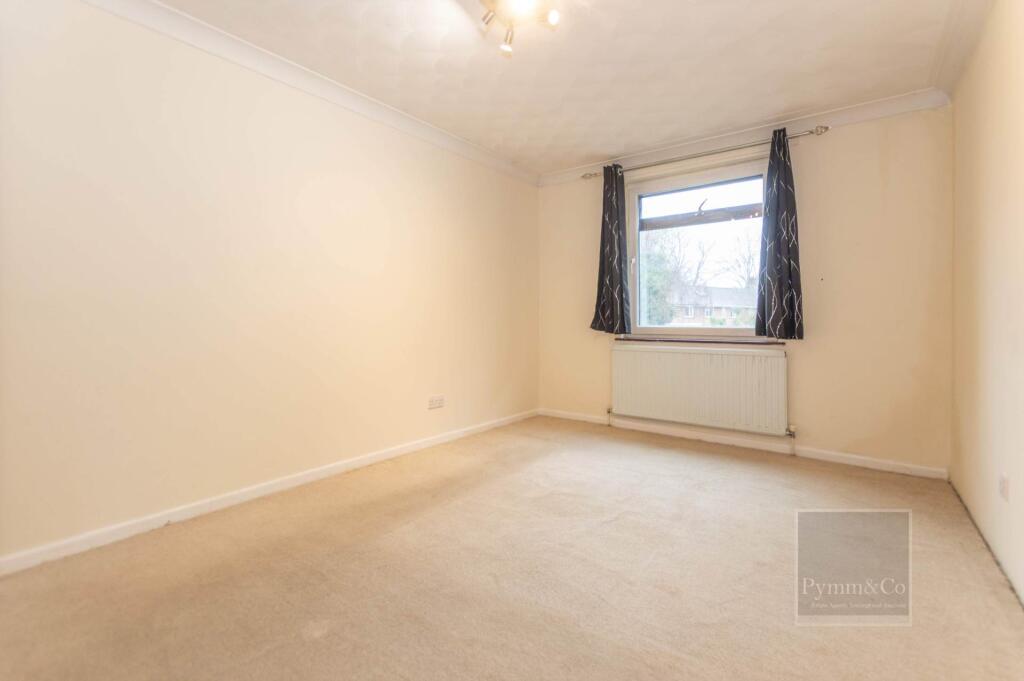 Apartment in Norwich, Mile Cross - View 4