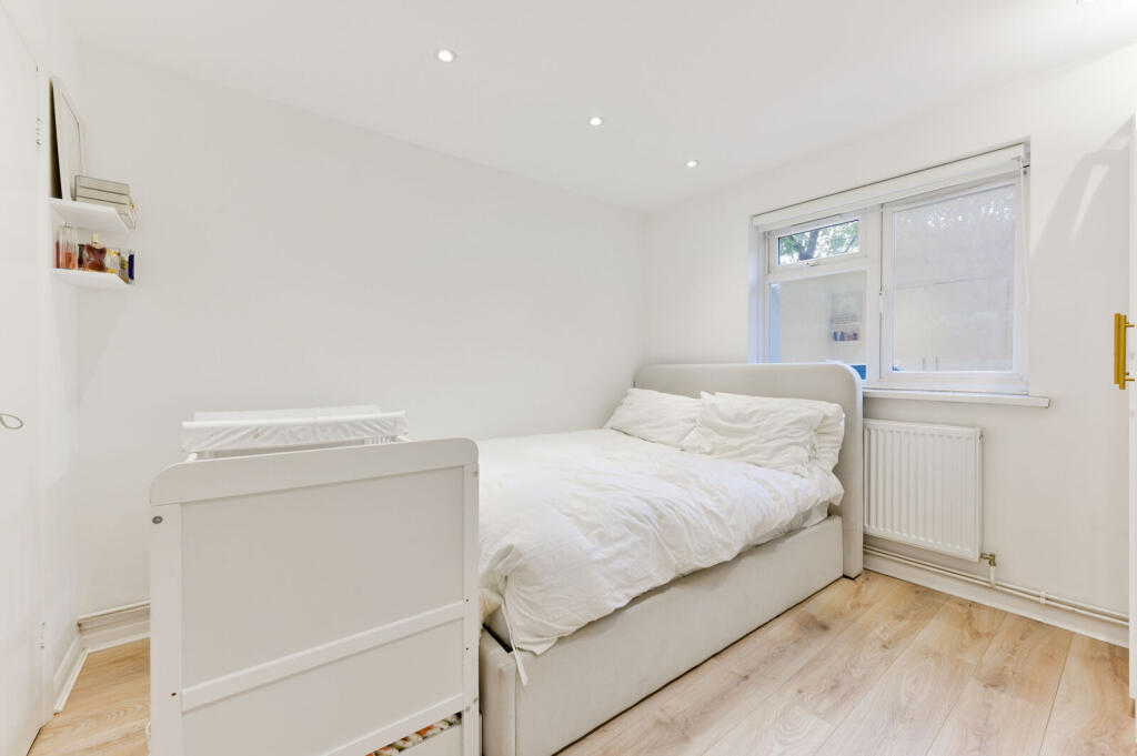 Apartment in London - View 5