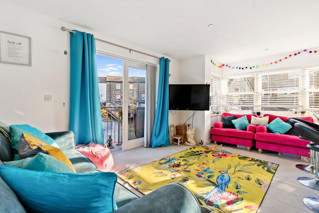 4, Eddystone Court, Wadebridge, PL27 photo 4