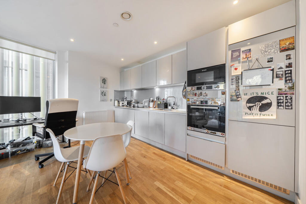 Apartment in London - View 3