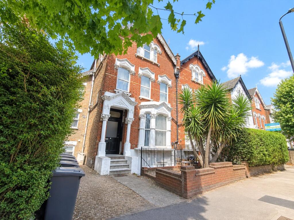 Main image of property: Upper Tollington Pk, London, N4