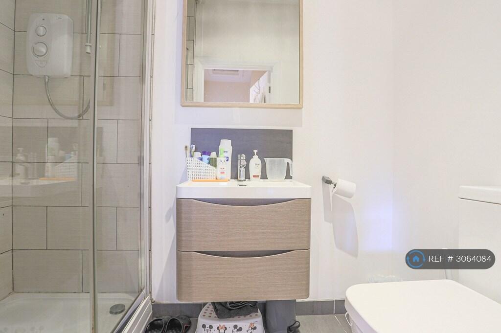 Apartment in Leeds, Gledhow Park, Potternewton - View 4