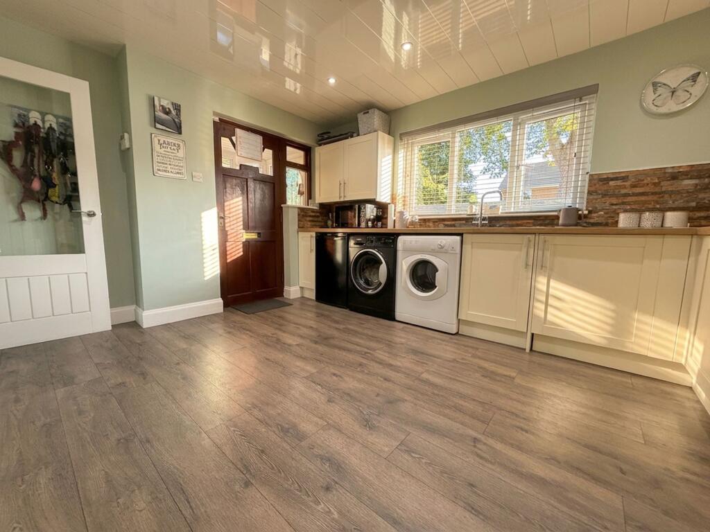 Dalton Green Lane, Huddersfield, HD5 photo 4