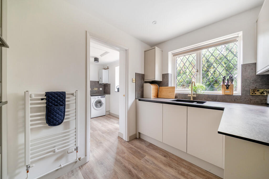 Reddaway Drive, Exminster, Exeter, Devon, EX6 photo 4