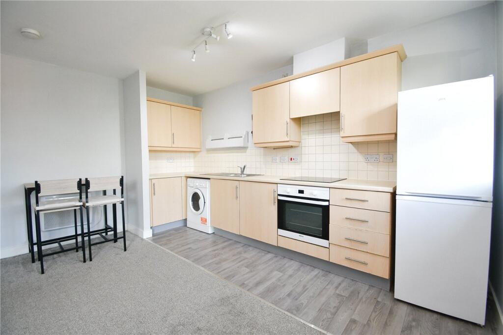 Apartment in Ellesmere Port, Rossmore Estate - View 5