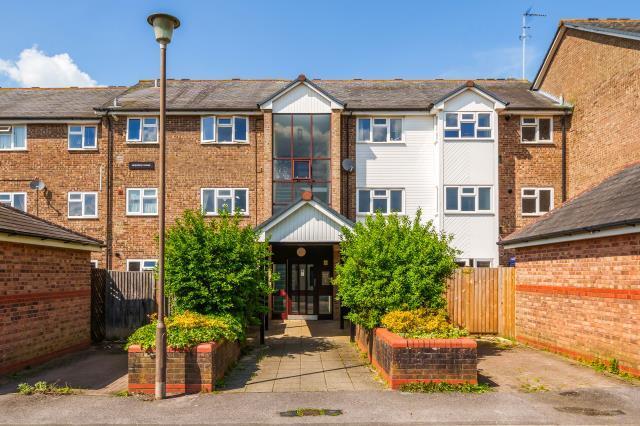 Main image of property: St. Andrews, Bracknell, RG12