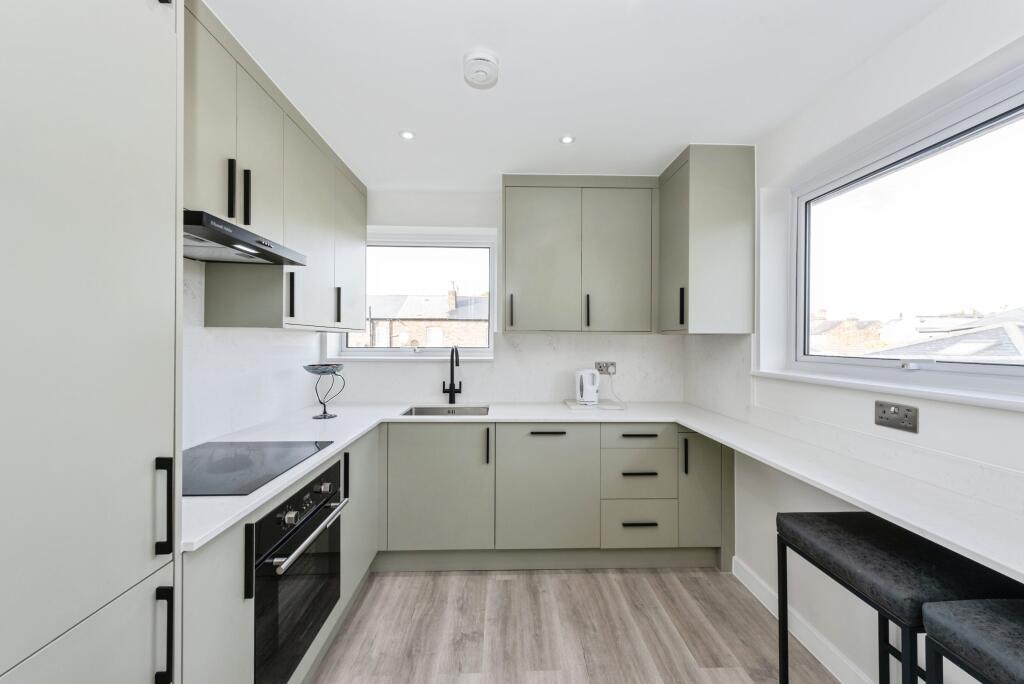 Apartment in Twickenham - View 4