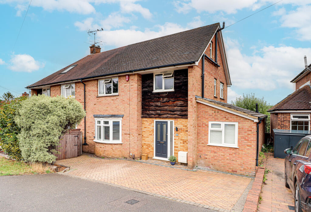 Main image of property: Park Rise, Harpenden, Hertfordshire, AL5