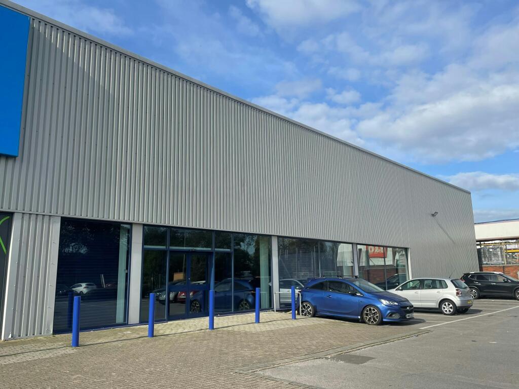 PHOTO 2 160 Southampton Road Fareham.jpg