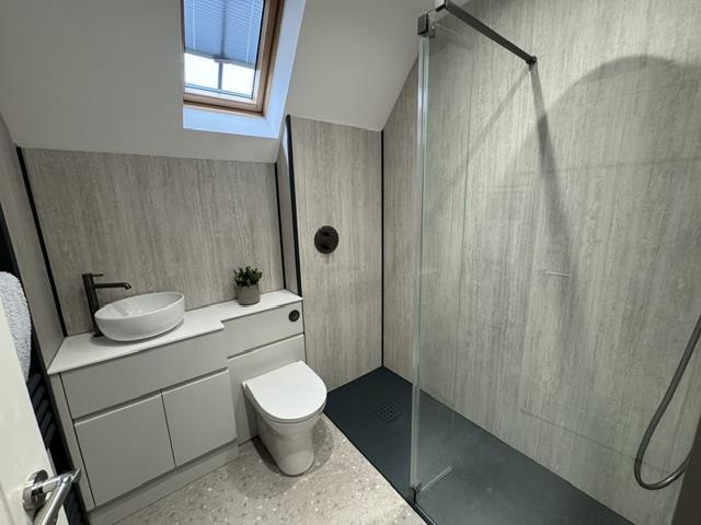 House in Cotswold, Fairford - More