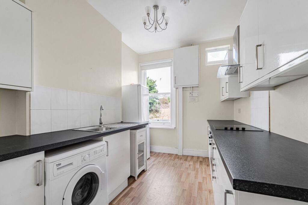 Apartment in Torquay - More