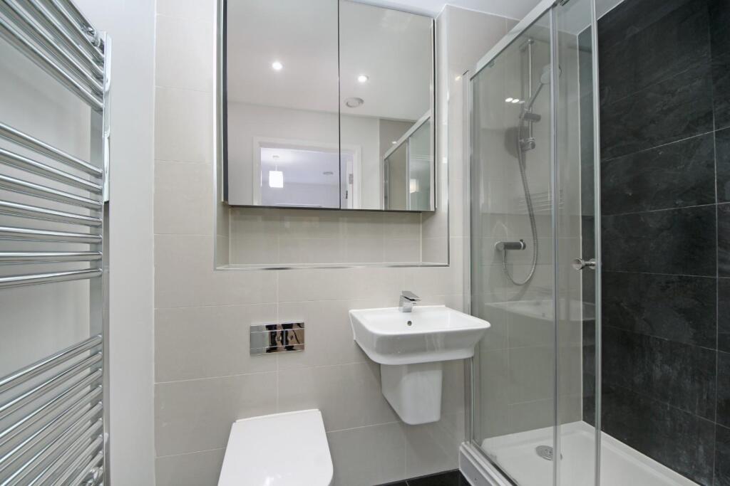 Apartment in London - View 5