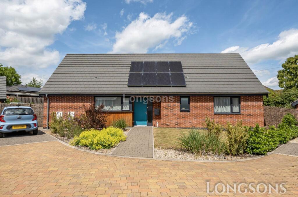 3-bed bungalow on Greyling Way, Swaffham, £360,000
