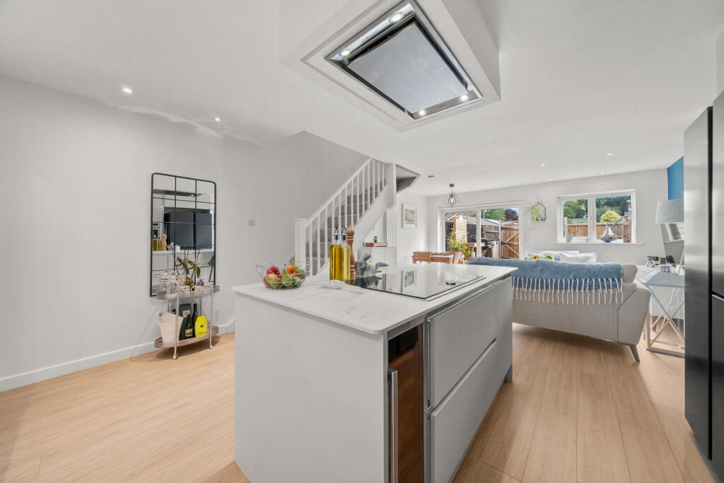 House in Kingston upon Thames - View 4