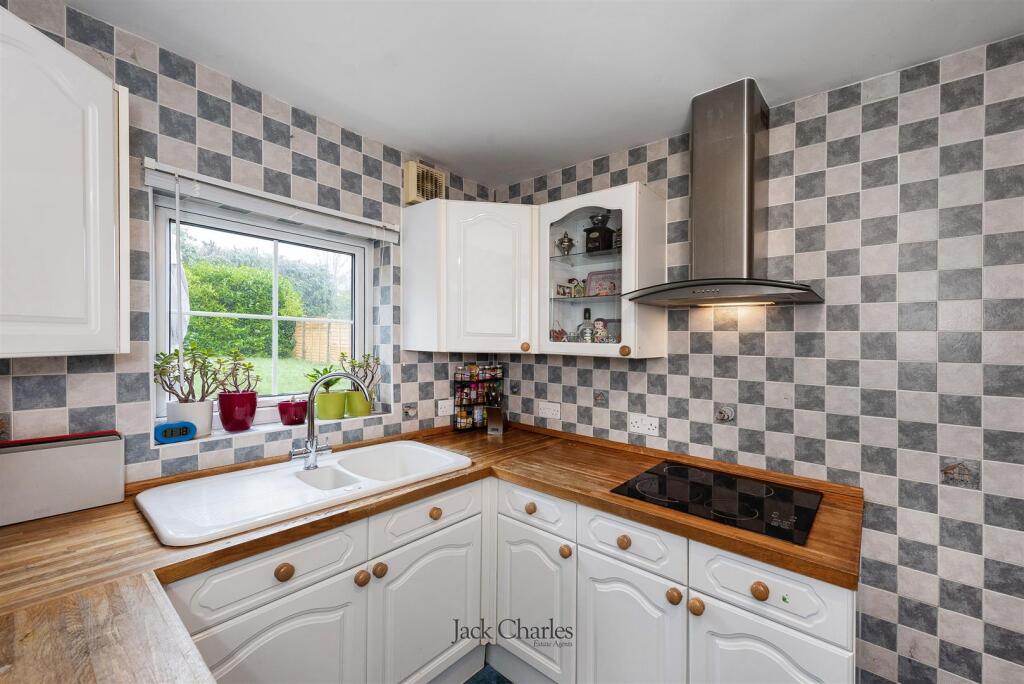 House in Tonbridge - View 3