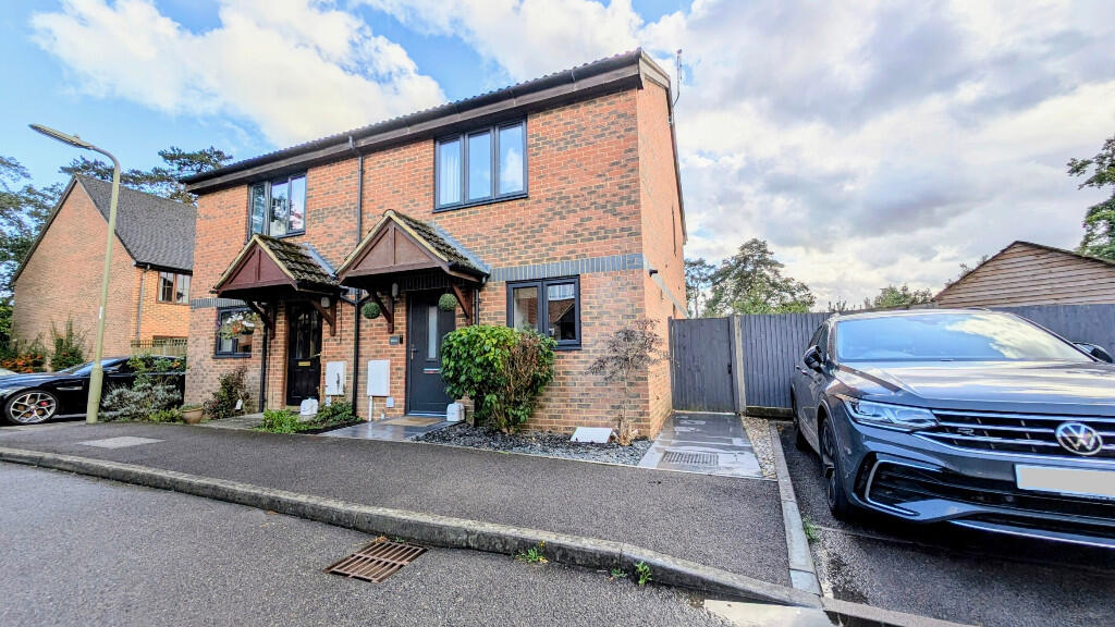 2-bed semi-detached on Morse Close, Whitehill, Hampshire, GU35, £310,000