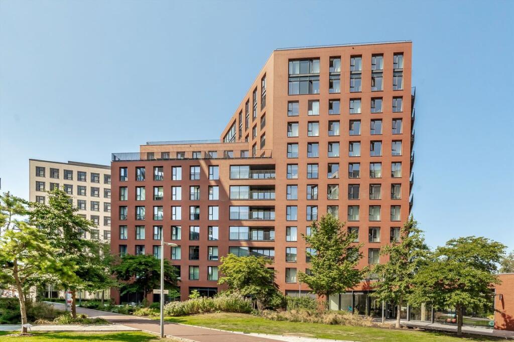 Main image of property: Botanic Square, City Island