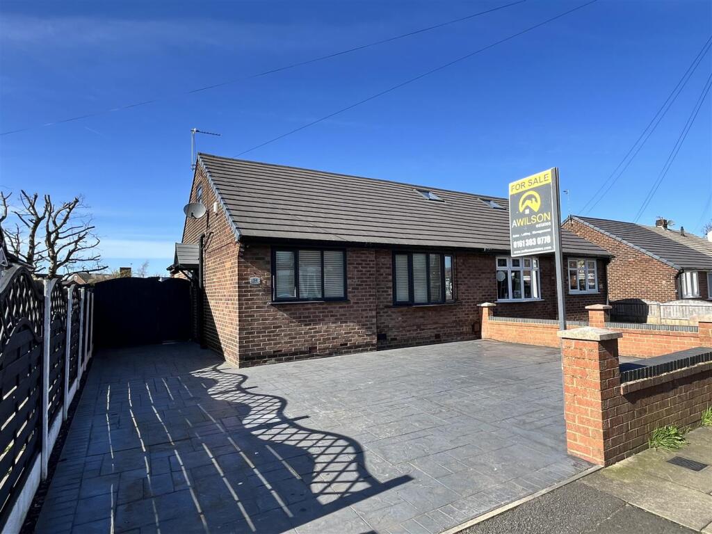 Main image of property: Cheetham Hill Road, Dukinfield
