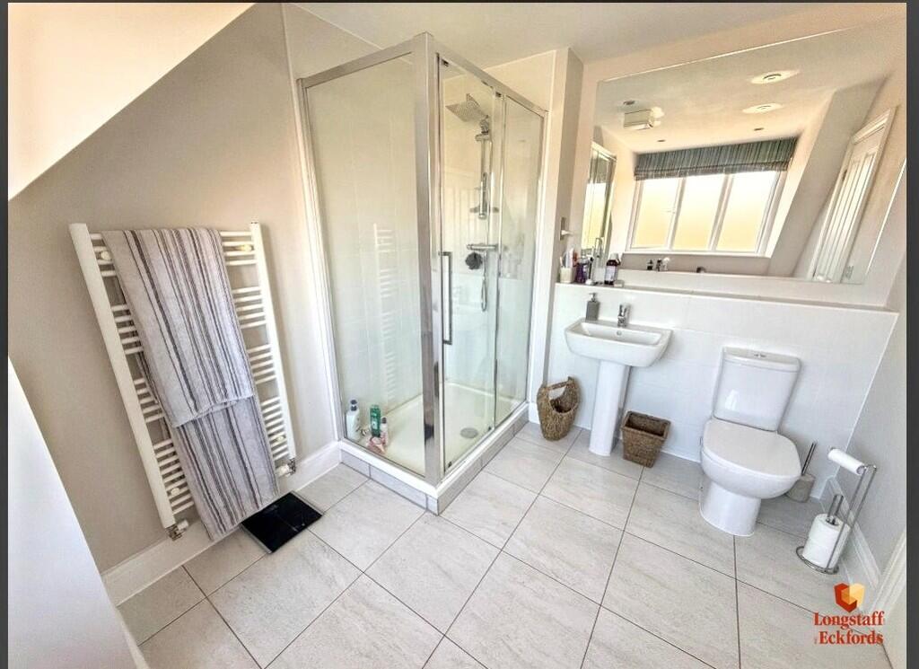 House in South Kesteven, Grantham - More