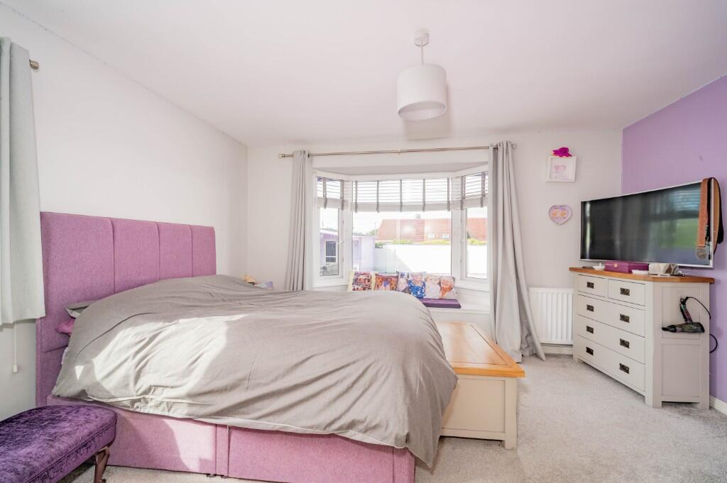 2 Inchcape Road, Arbroath, Angus, DD11 2DF photo 4