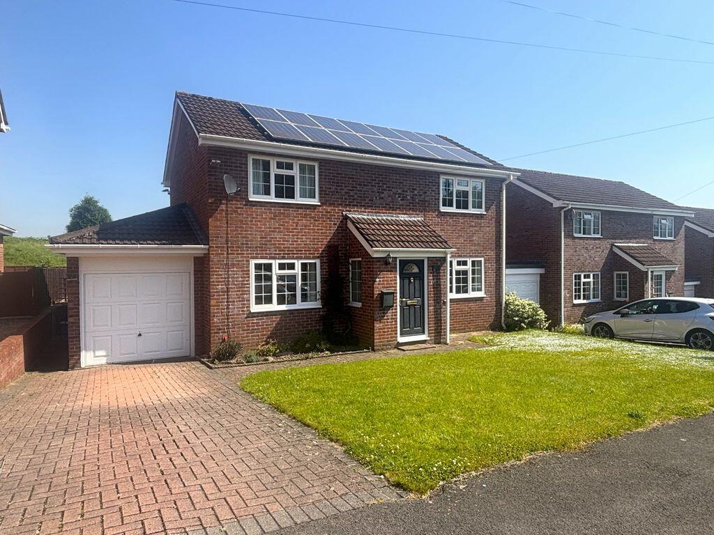 4-bed detached on Malford Grove, Gilwern, Abergavenny, £425,000