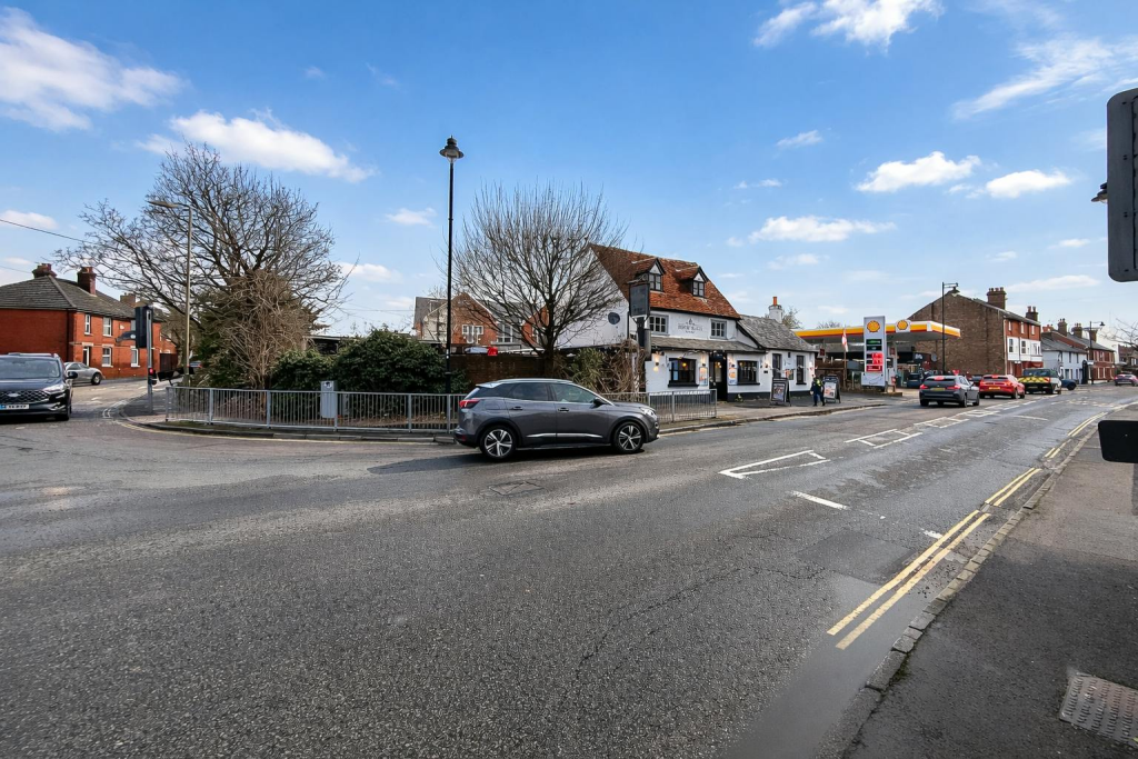 Main image of property: Bishops Blaize, 4 Winchester Road, Romsey, SO51 8AA