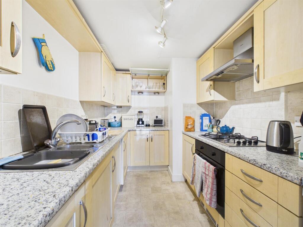 Apartment in Bristol - View 4