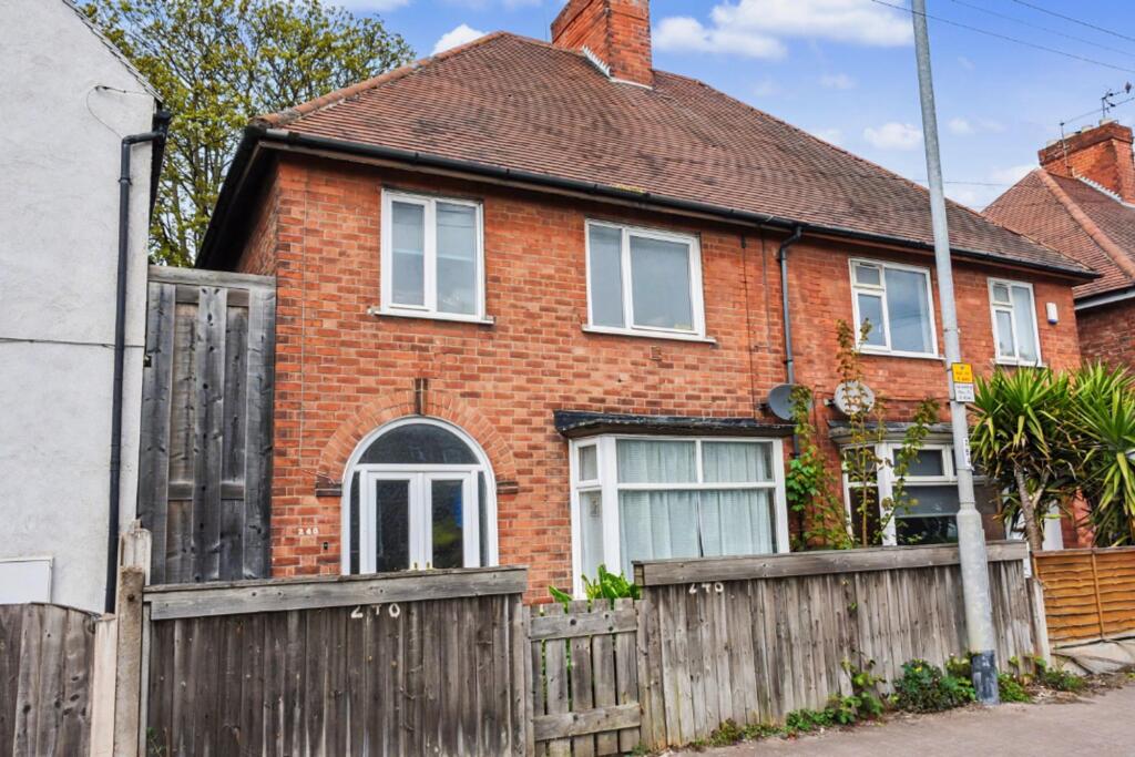 Main image of property: Queens Road, Beeston, NG9