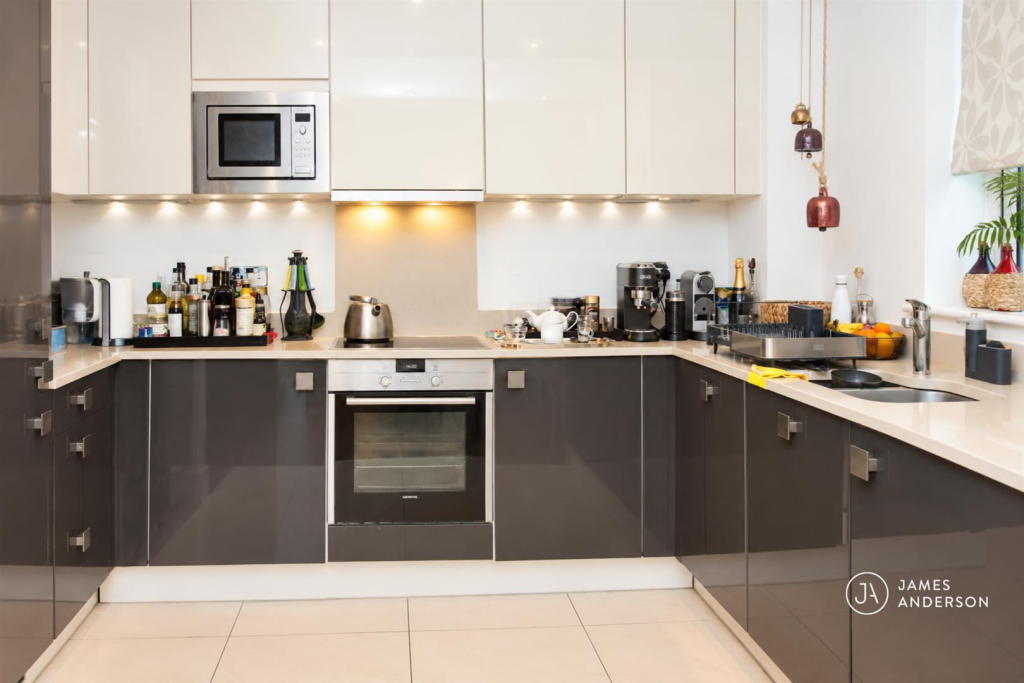 Apartment in London - More