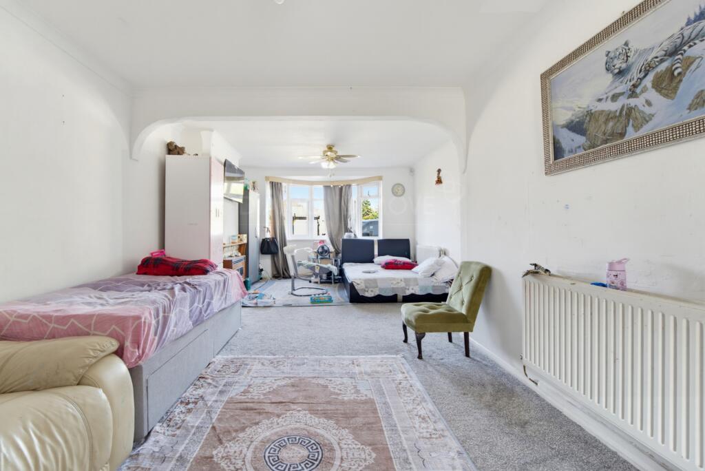 House in Twickenham - View 3