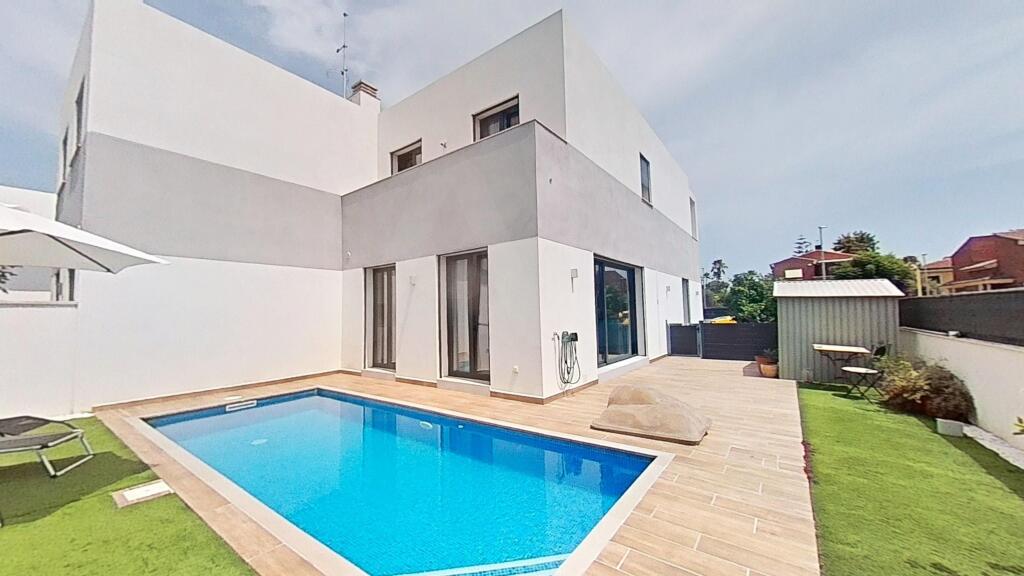 Main image of property: Catalonia, Tarragona, Cambrils