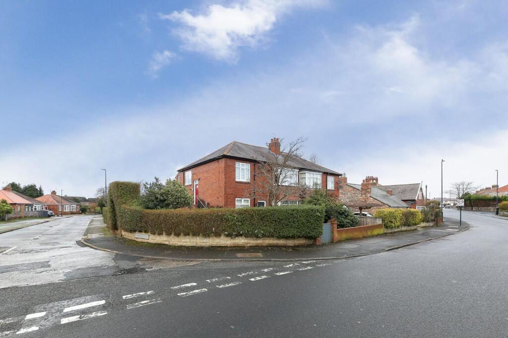 2-bed house on Briar Edge, Forest Hall, NE12, £130,000