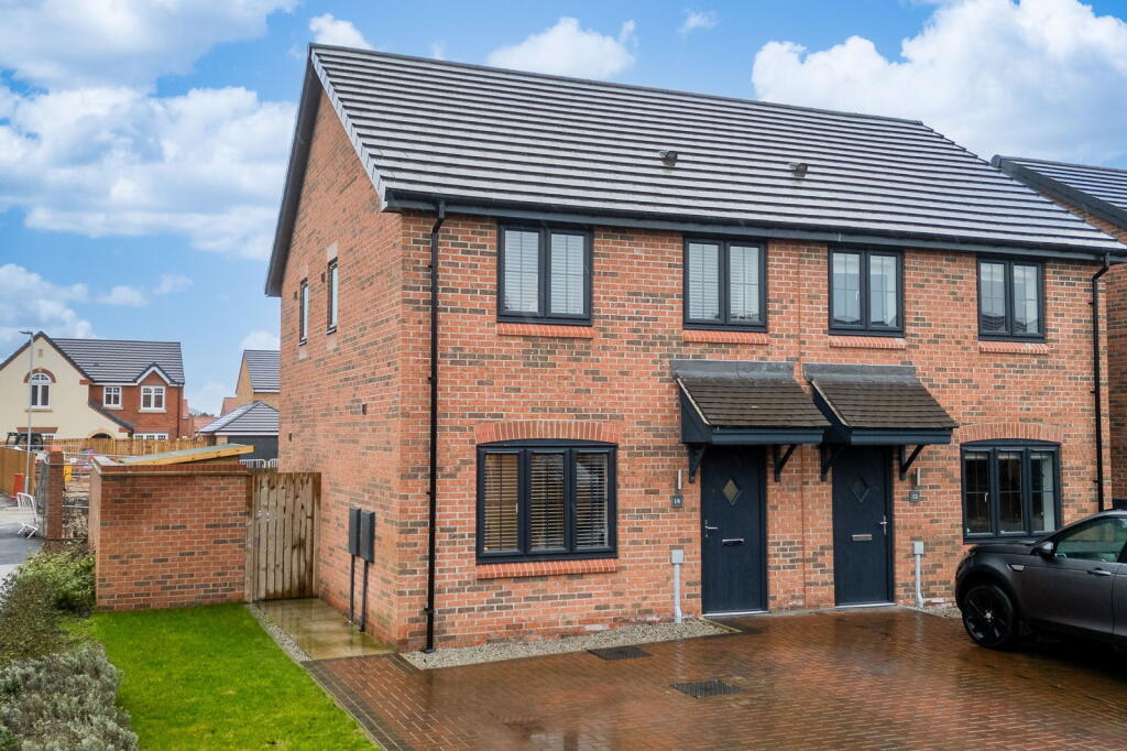 Main image of property: Pooley Avenue , Howden , DN14 7EG