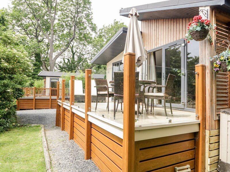 3-bed caravan on Templands Lane, Grange-over-sands, LA11, £235,000
