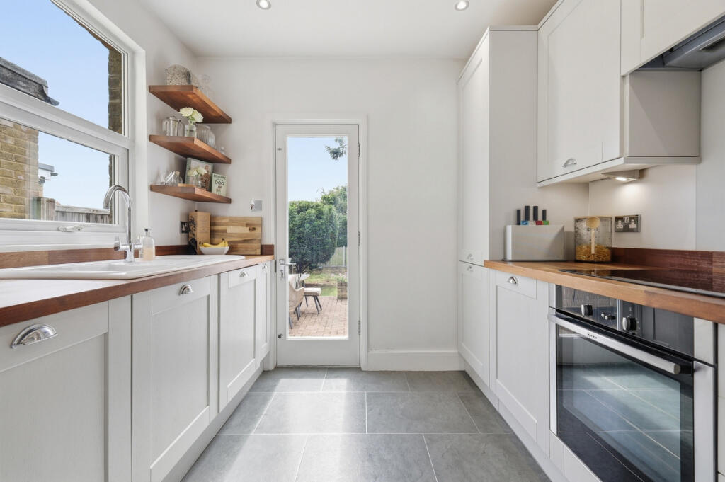 West Grove, Woodford Green, IG8 photo 4