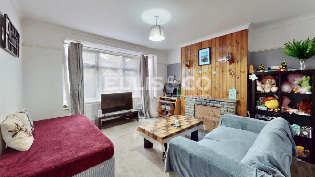 House in London, Greenford - View 5