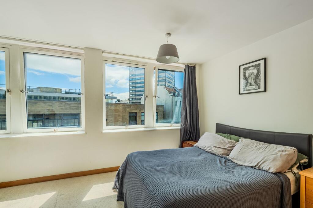 Apartment in Bristol, Tyndall's Park, Clifton - View 4