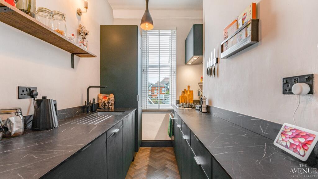 Main image of property: Avenue Road, Clarendon Park, LE2 3EA