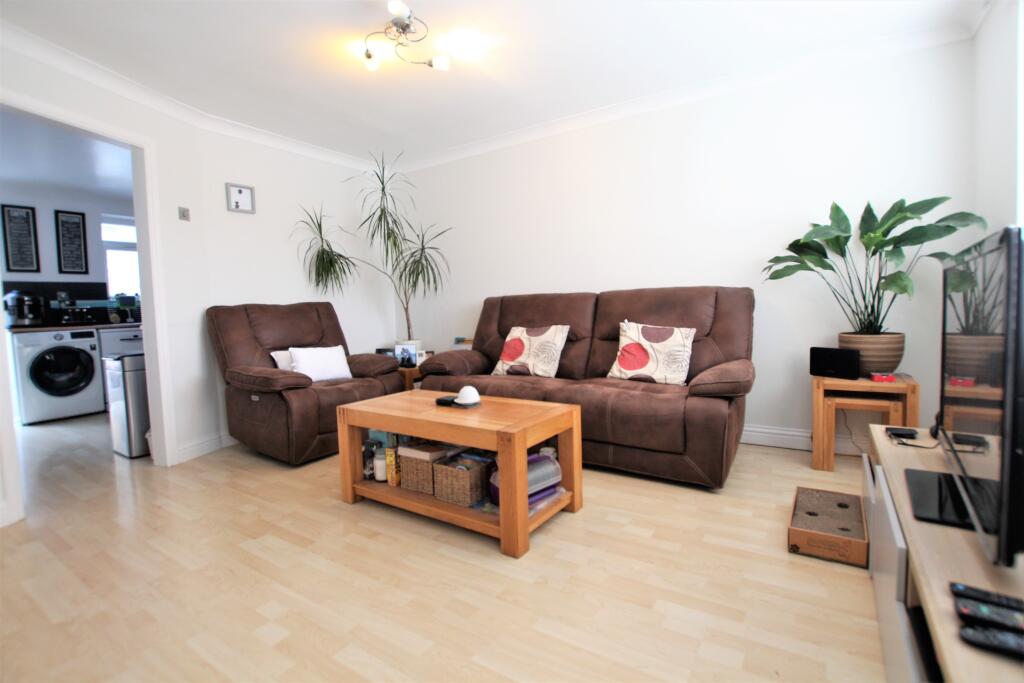 Godwin Crescent, Clanfield photo 2