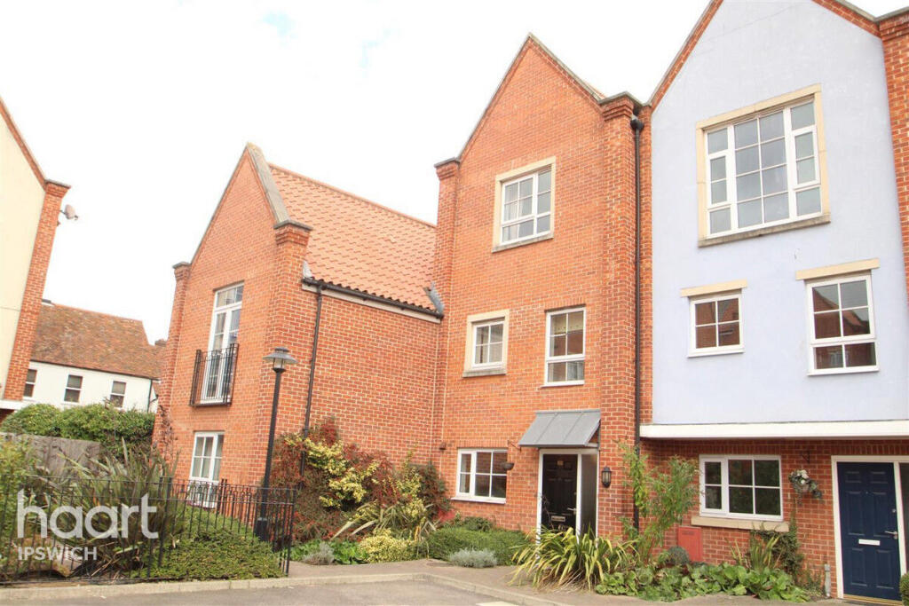 House in Ipswich - View 4