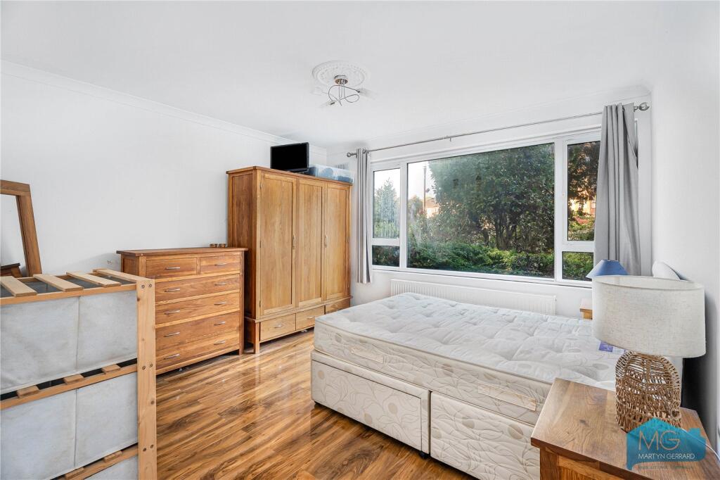 Apartment in London - View 5