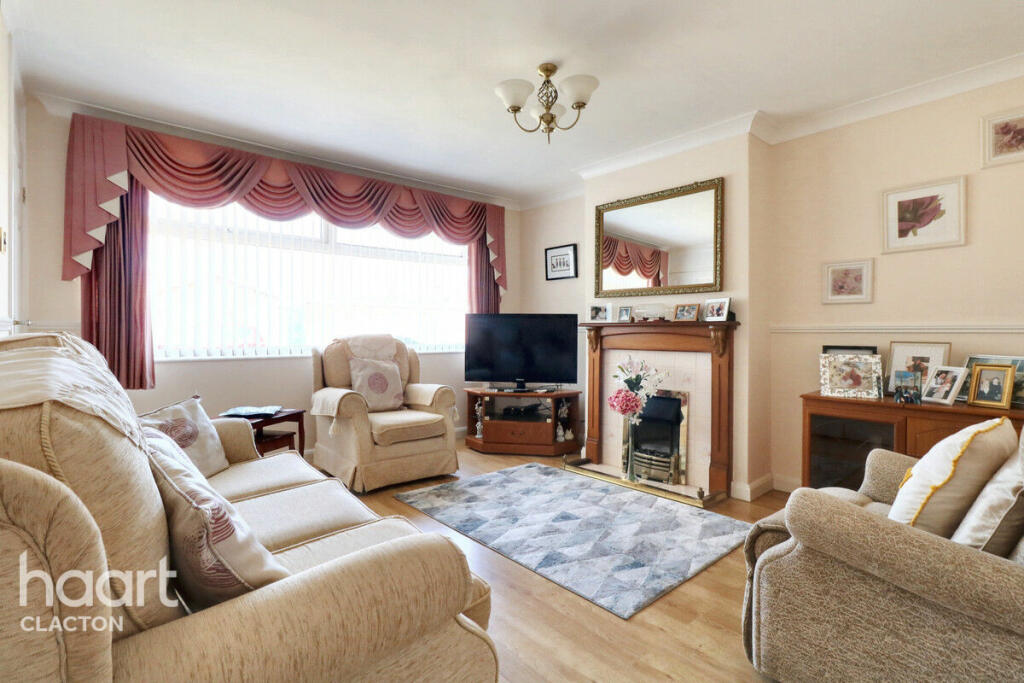 Martinsdale, Clacton-On-Sea photo 2
