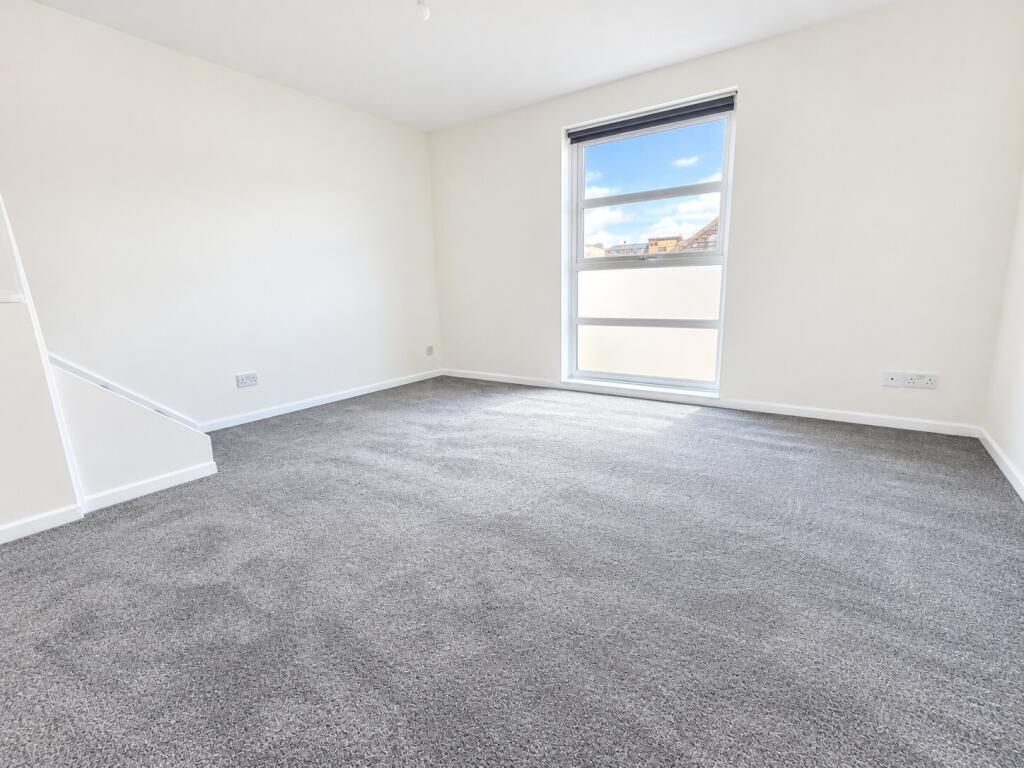 Apartment in Hemel Hempstead - View 4