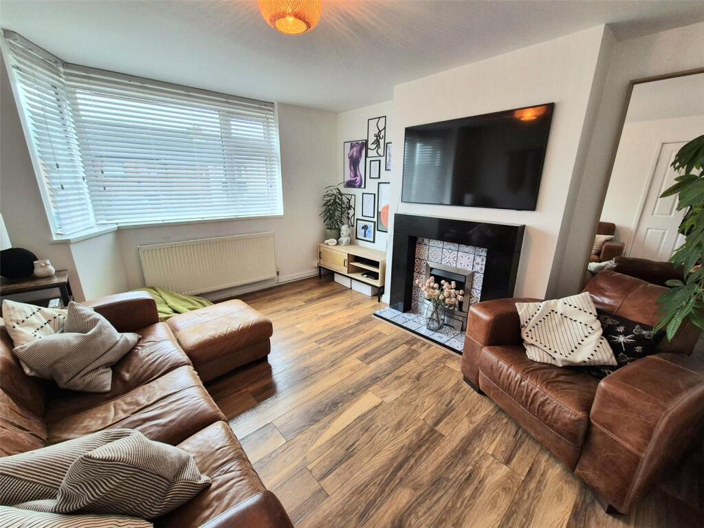 Brookford Avenue, KERESLEY, Coventry, CV6 photo 3