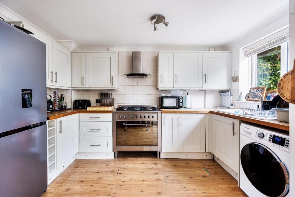 Horsham Close, Haverhill - View 5